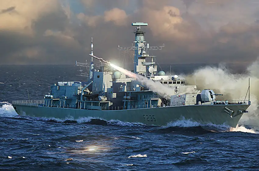 HMS Monmouth F235 Type 23 Frigate 1/700 Trumpeter